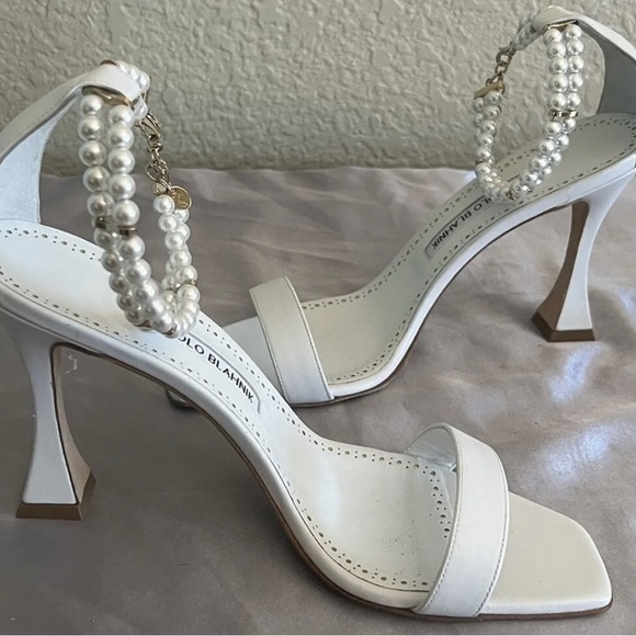 Manolo Blahnik Charona 105 White Pearl Sandals Shoes $1095 - Picture 8 of 16